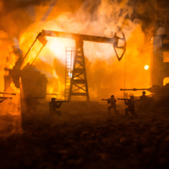 Ako se Ormuski moreuz ne oslobodi nafta ide na 180 dolara