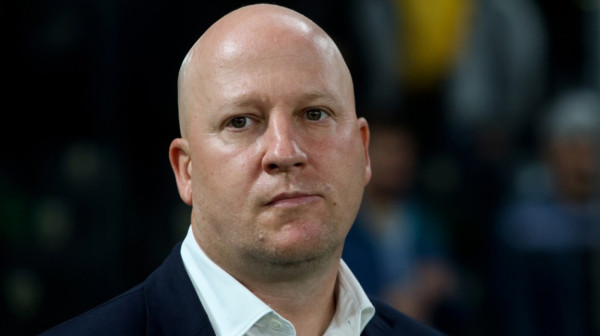 Nikolić besan: "Katastrofa, izvinjavam se navijačima..." VIDEO