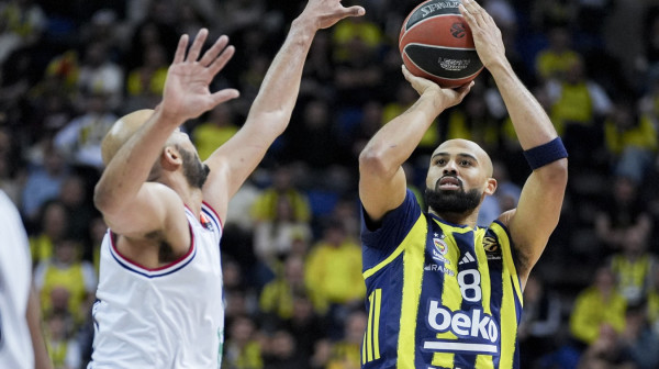 Fener iz ambisa do pobede – dobar ishod i za Zvezdu