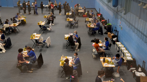 Raste broj smrti zbog meningitisa: Redovi za vakcinaciju FOTO