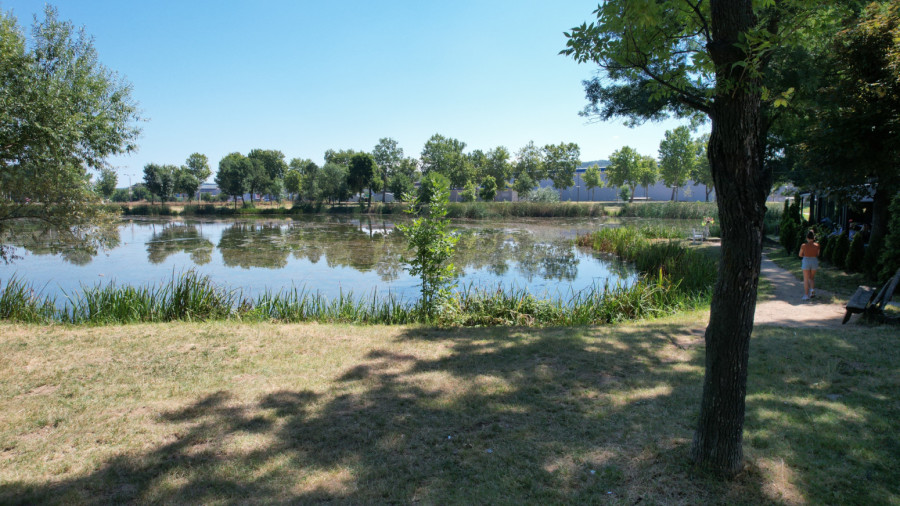 Nesvakidašnje jezero u obliku srca: Prirodni fenomen u srcu Šumadije FOTO
