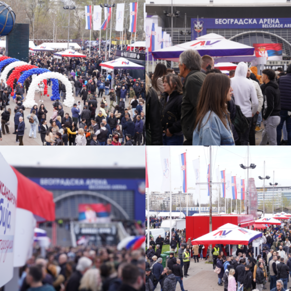 Počeo veliki skup SNS-a: Arena puna, mnogo ljudi ostalo ispred; Vučić ima važnu poruku za kandidate FOTO
