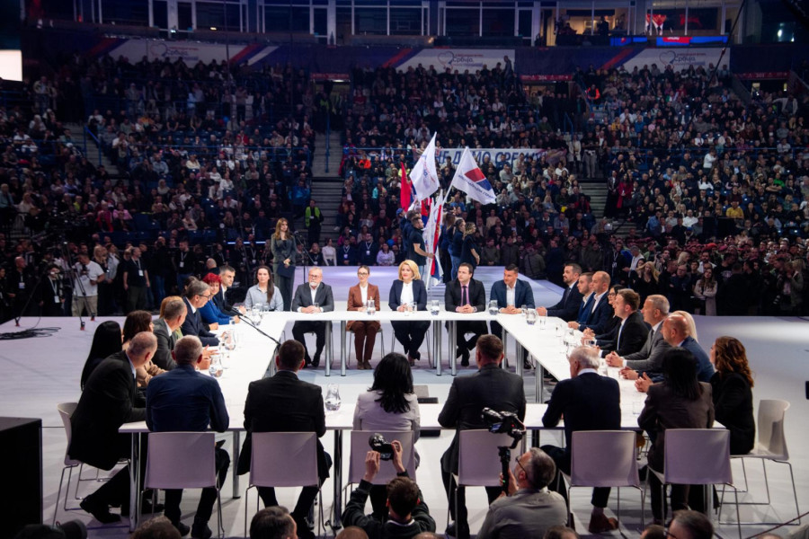 Ovo su 6 ključnih Vučićevih poruka sa veličanstvenog skupa u Areni FOTO