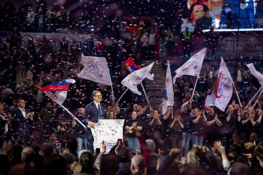 Ovo su 6 ključnih Vučićevih poruka sa veličanstvenog skupa u Areni FOTO