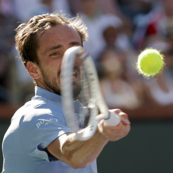 Medvedev zabrinuo, pa momentalno preokrenuo