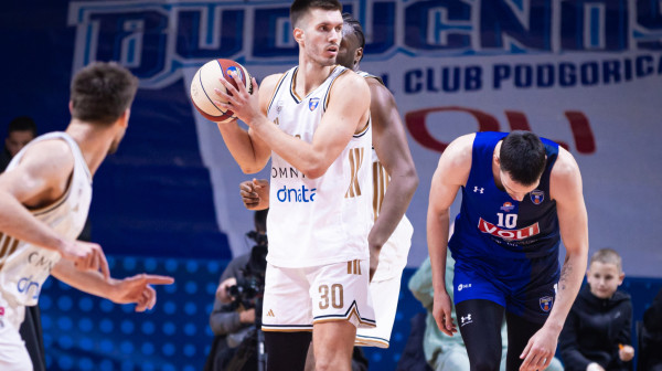 Dubai srušio Budućnost – blistava partija Muse i Petruševa