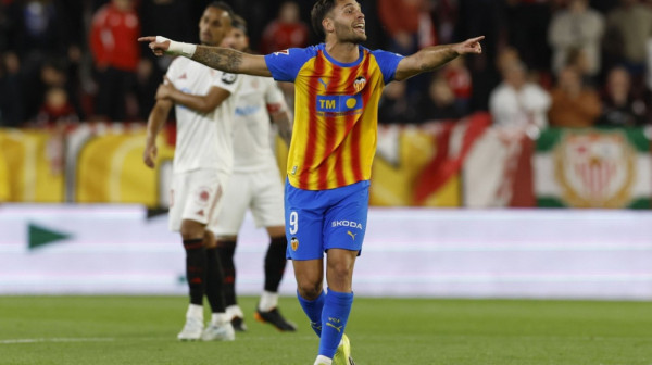 Valensija osvojila "Pishuan" – zvižduci i brige za Sevilju