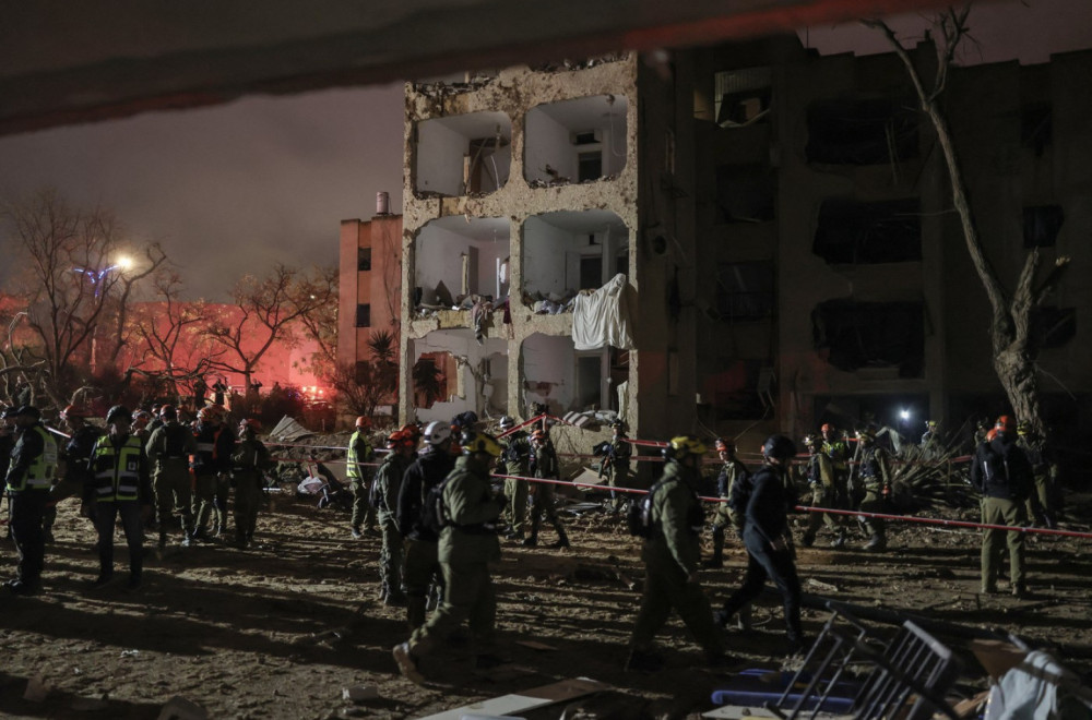 Brutalni iranski udari; Pogođen Arad; Napadnute baze u UAE; Teheran izneo tri zahteva za kraj rata FOTO/VIDEO