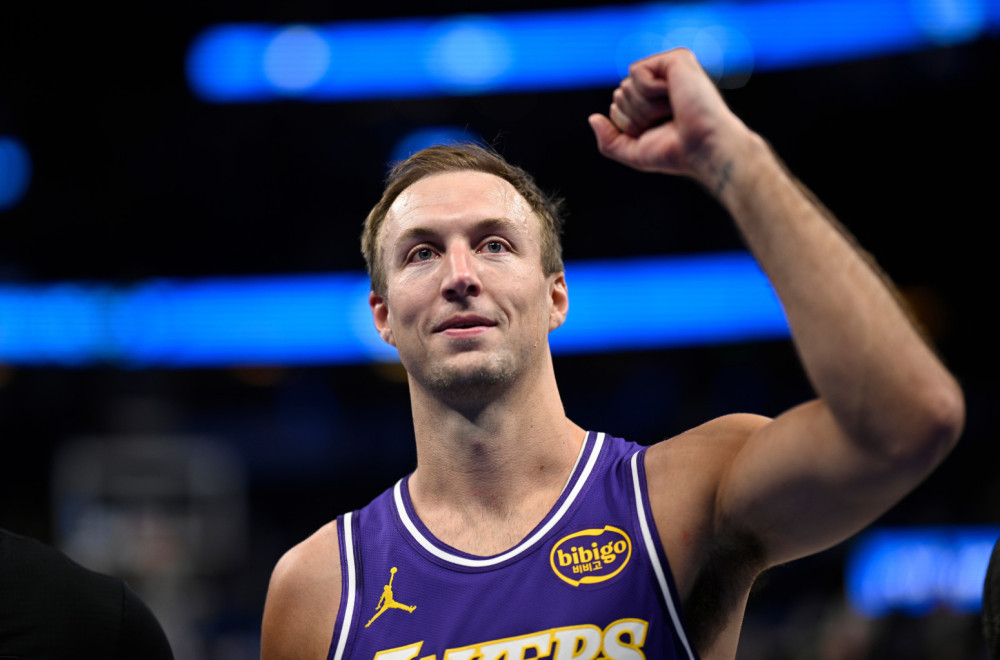 Deveta uzastopna pobeda Lejkersa – trojkom sa zvukom sirene VIDEO