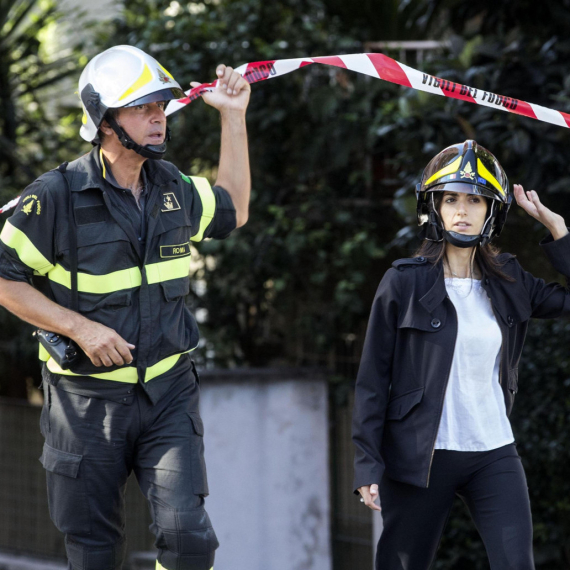 Eksplozija u Rimu: Srušila se zgrada, pretražuju se ruševine FOTO