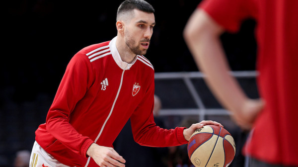 Derbi uskoro počinje – Arena nije puna