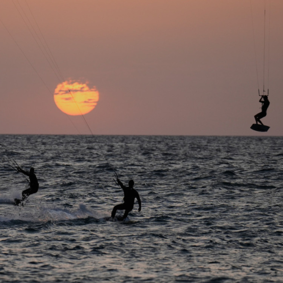 Pametan sat otkrio koordinate nosača aviona: Vojnik uživo objavio gde se nalazi