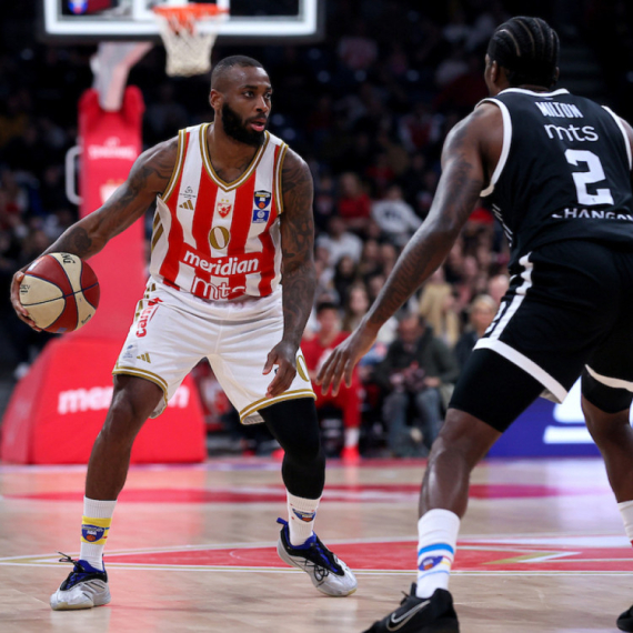 Presudile trojke i jaka odbrana – Zvezda sa stotkom upisala trijumf u derbiju