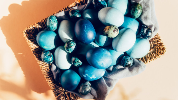 Hit ovog Uskrsa: Ofarbajte jaja koja izgledaju kao dragulji – potpuno prirodno