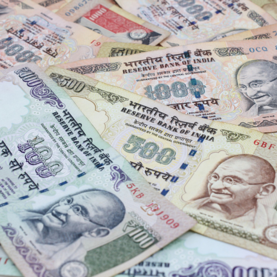 Rat u Iranu uzima danak: Valuta moćne države potonula