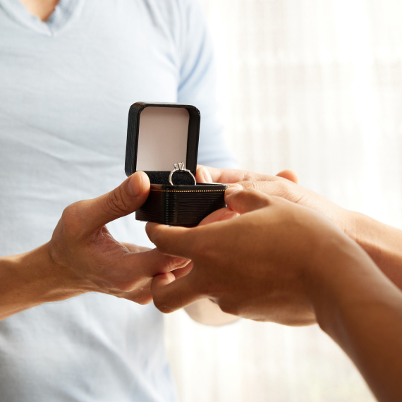 Stroga pravila prilikom veridbe: Svaki mladoženja ovo mora da zna