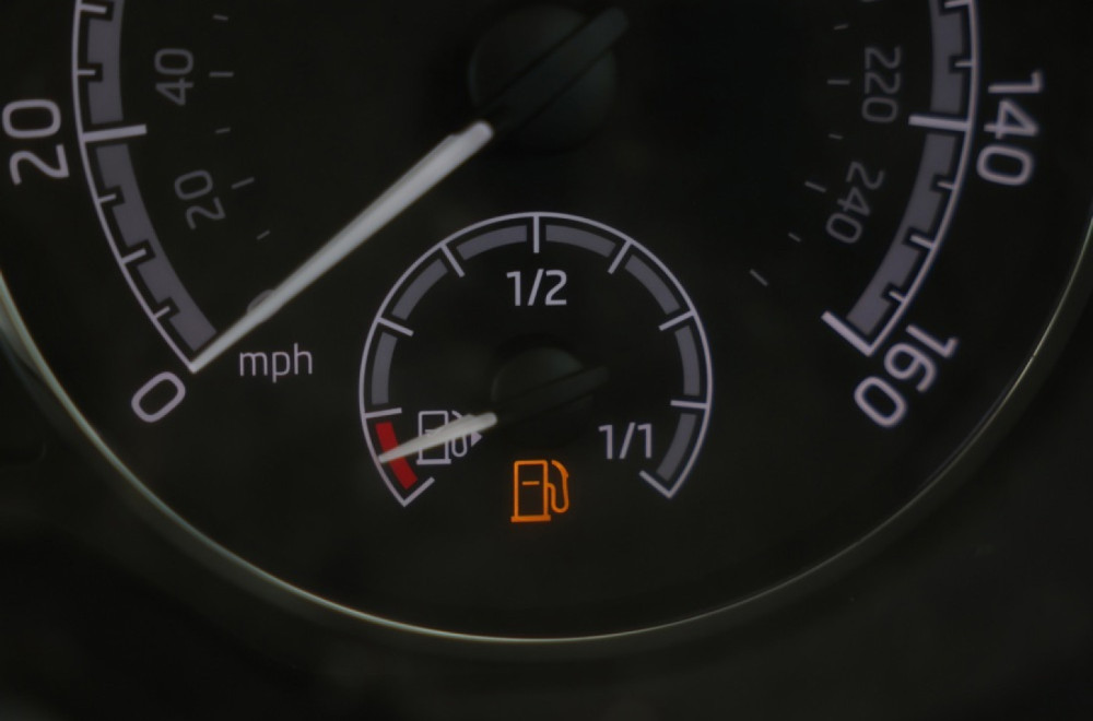 Alarmantno u susednoj državi: Proglašena kriza – donete hitne mere zbog goriva