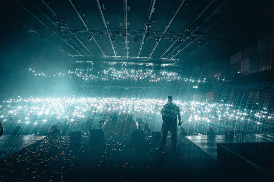Spektakl: Armija fanova u Cirihu zaposela ulaze arene koncerta Jale Brata i Bube Korelija FOTO/VIDEO