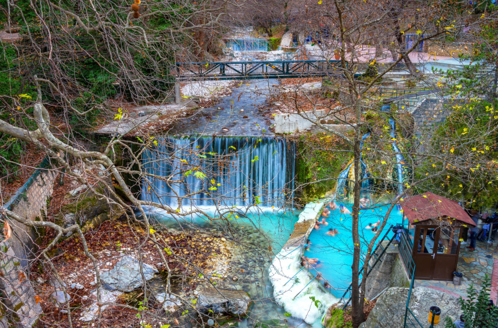 Ova banja izgleda kao iz filma, a možete uživati u vodi do 2 ujutru: Evo gde se nalazi raj za 3 evra VIDEO