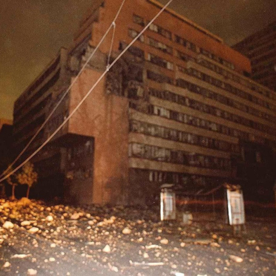 Upaljena "Večna vatra" na Ušću povodom obeležavanja godišnjice NATO bombardovanja