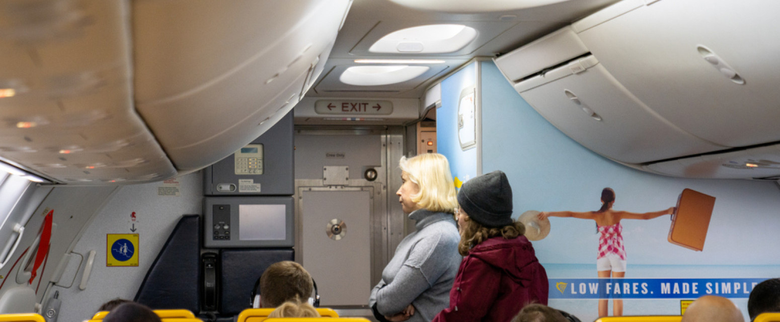 Tajna u avionu: Putnica otkrila skriveni odeljak, mnoge iznenadilo šta je unutra FOTO