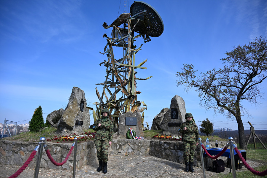 Srbija obeležava godišnjicu NATO agresije: 78 dana tragedije jednog naroda FOTO