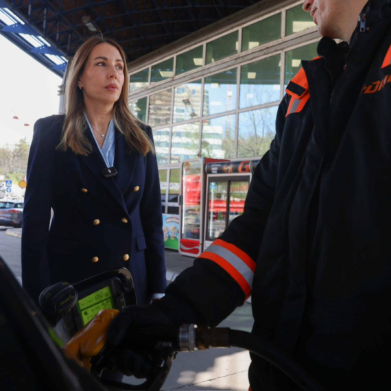 Đedović: "Snabdevenost na malim i velikim pumpama redovna, ne stvaraju se redovi" FOTO