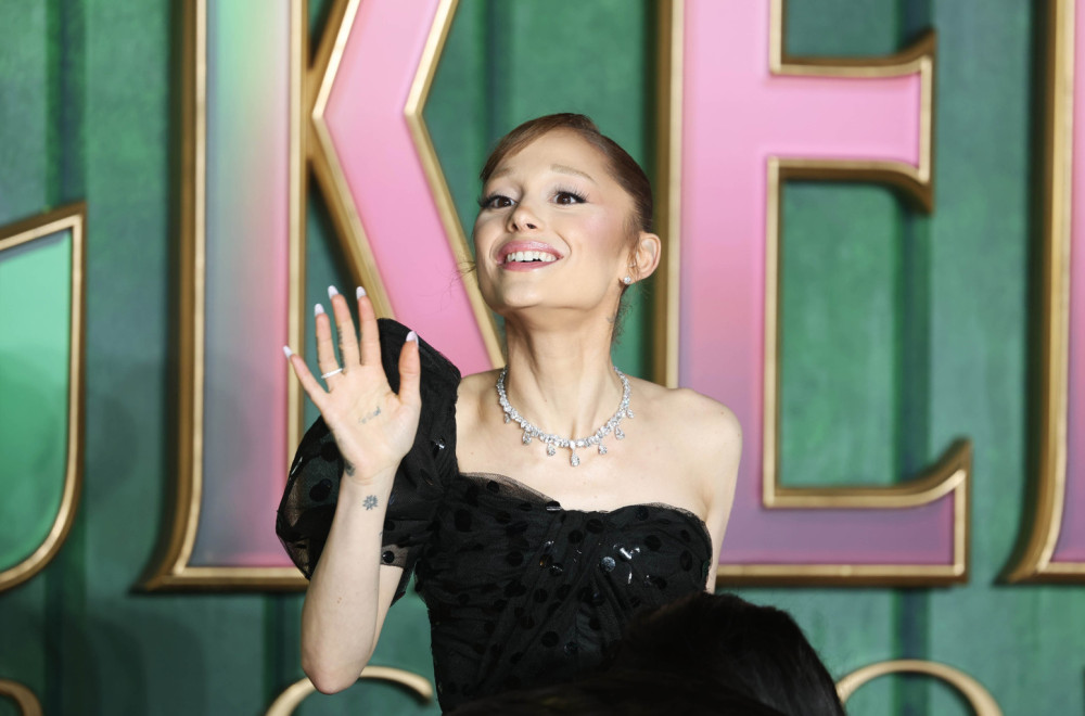 Arijana Grande otkrila otkud joj šest prstiju na jednoj ruci: "Bože, kako uzbudljivo" FOTO