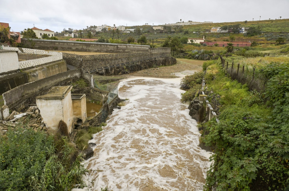 Apokalipsa; Proglašeno vanredno stanje na Kanarskim ostrvima: Ne izlazite napolje, ovo je oluja veka VIDEO