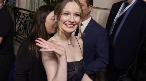 Nova sezona "Bridžertona" donosi revoluciju: Gueer ljubav u centru pažnje VIDEO