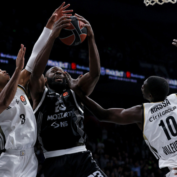 Spor početak Partizana – Asvel vodi