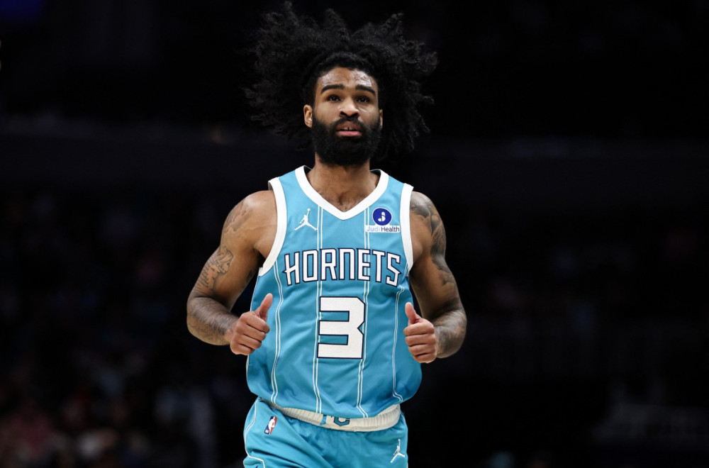 Šarlot trojkama izudarao Sakramento VIDEO