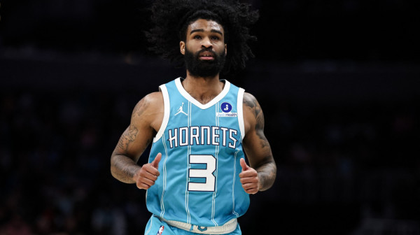 Šarlot trojkama "izudarao" Sakramento VIDEO