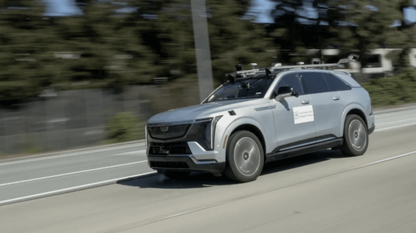 Budućnost počinje sada: Testira se autonomna vožnja bez gledanja u put