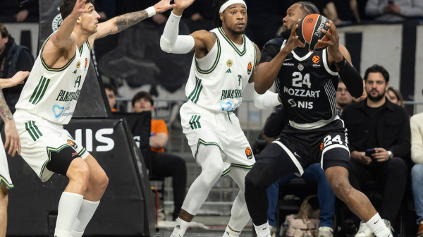 Panata u ponoć otpustila centra