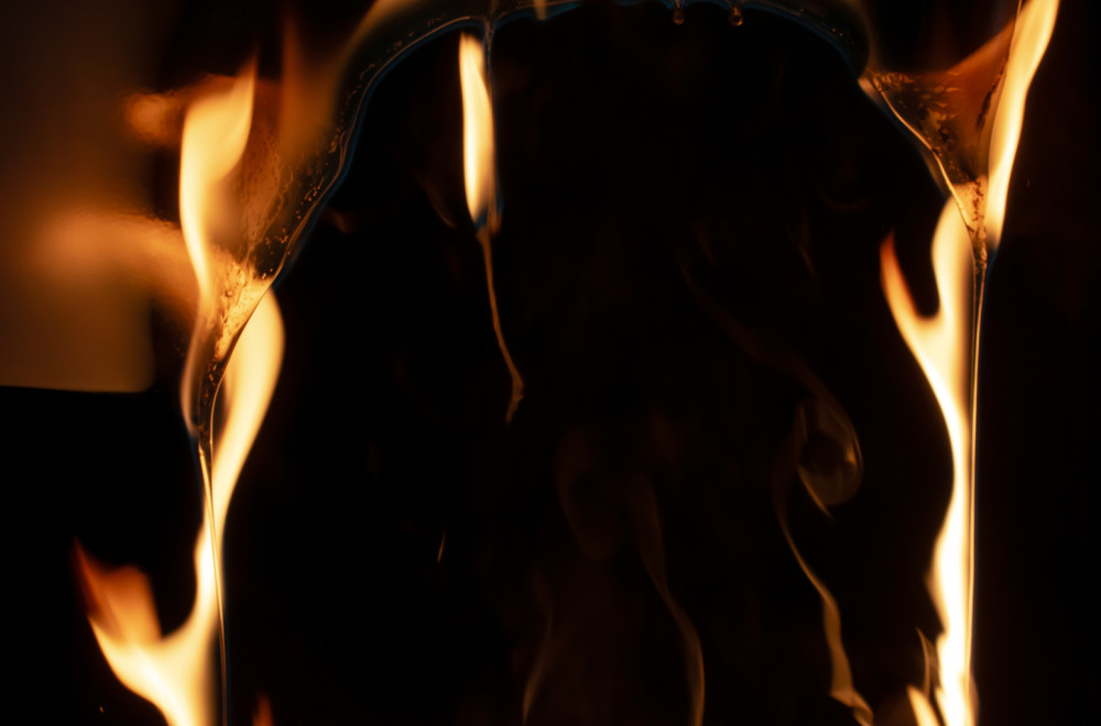 Bačeni Molotovljevi kokteli na Ruski dom u Pragu VIDEO