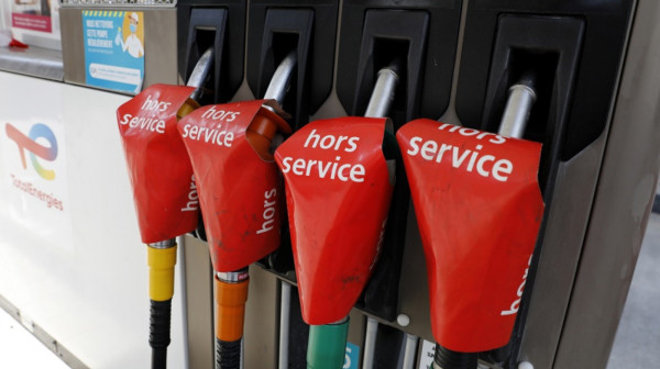 Vozači navalili: Stotine pumpi ostale bez goriva