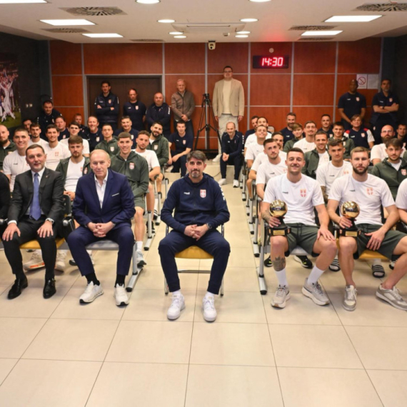 FSS dodelio zlatne lopte Joviću, Pavloviću i Sergeju