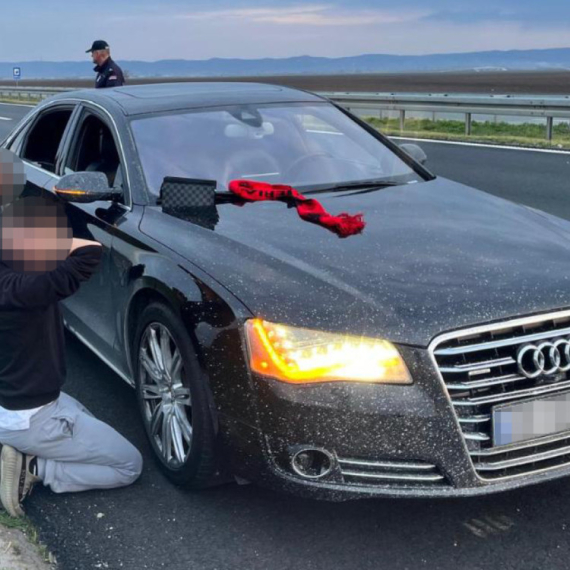 Kurtijevi mediji u očaju: Srpska policija u velikoj akciji, uhapšeni albanski provokatori FOTO