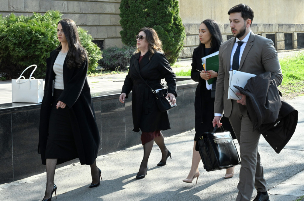 Dečak ubica iz Ribnikara dovezen u Specijalni sud; Svedoči od 9h jutros; Otkrivene njegove prve reči FOTO