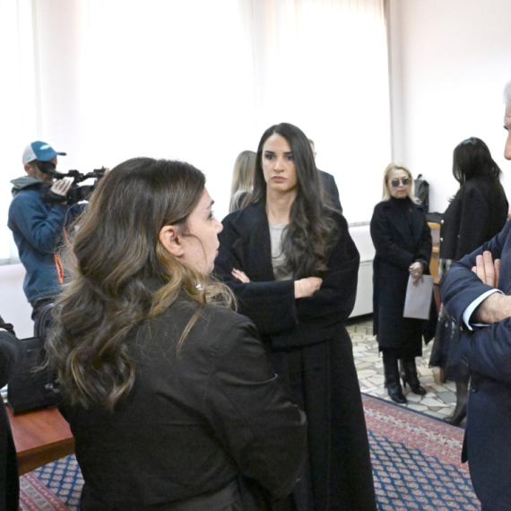 Saslušan dečak ubica iz "Ribnikara": Menjao odgovore, stao u odbranu svoje majke FOTO