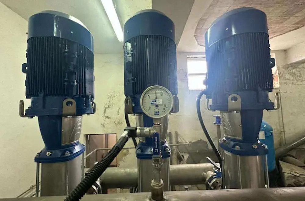 Rešeno pitanje vodosnabdevanja: Postavljeno novo postrojenje na crpnoj stanici u Dragačevu