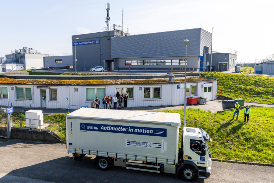 Podvig naučnika u CERN-u: Kamionom prevoze antimateriju FOTO