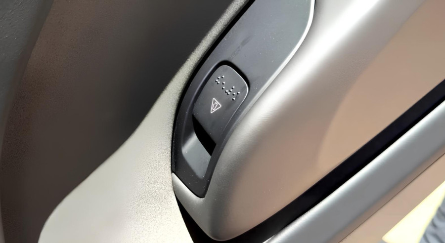 Tesla pokazao novu kvaku koja rešava veliki problem VIDEO