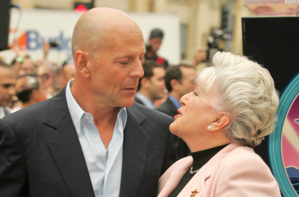 Majka Brusa Vilisa u policiji otkrila veliku tajnu; Tiče se njenog slavnog sina VIDEO