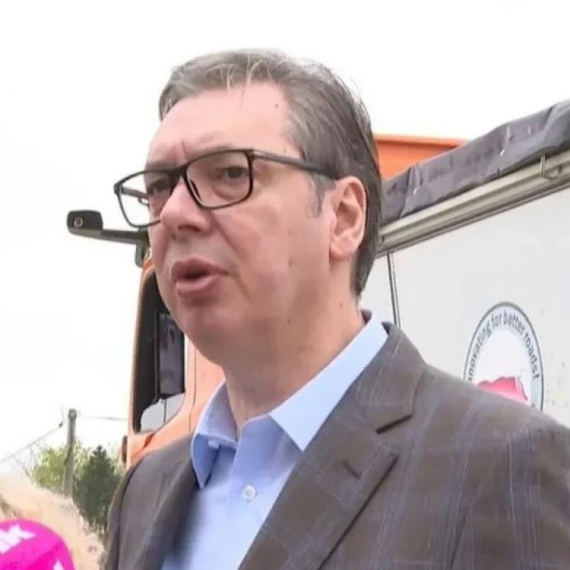 Vučić u Kuli: "Za nas je volja naroda volja Boga"; "Uvek ćemo se boriti protiv najgorih u Srbiji"