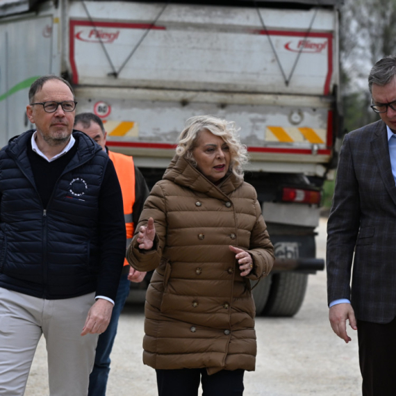 Vučić obišao radove na revitalizaciji puta Kula-Lipar: "Košta više od 2,5 miliona evra" VIDEO