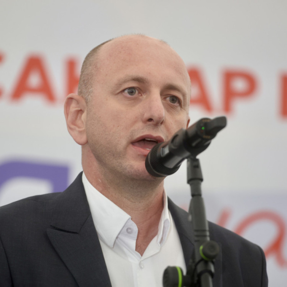 Knežević poručio: "Srbiju nikad niko ne može da slomi"; "Iz keca u kec, jer vuk je vuk, a zec je zec"