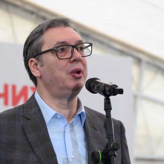 Vučić poslao snažne poruke: "Hoću da služim vama, ali nikada nijednom strancu"; "Mir nam je najvažniji"