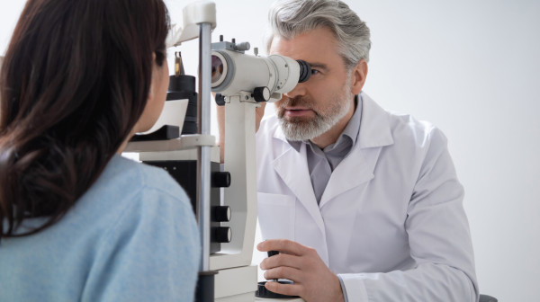 "Mušice" u vidnom polju moglu da budu znak ozbiljnog problema: Stručnjaci upozoravaju